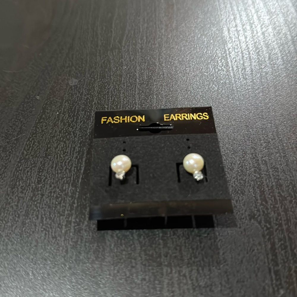 Faux pearl & rhinestone post earrings. Perfect for that special occasion